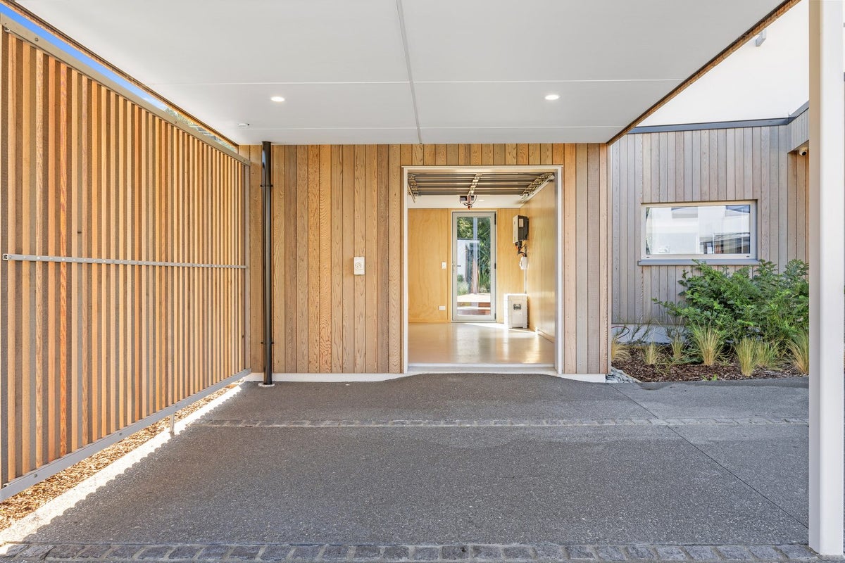 1 Kahika Lane, Westmorland, Christchurch - Carousel 2