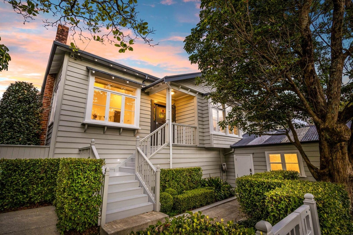 6 Ashton Road, Mount Eden, Auckland - Carousel 2