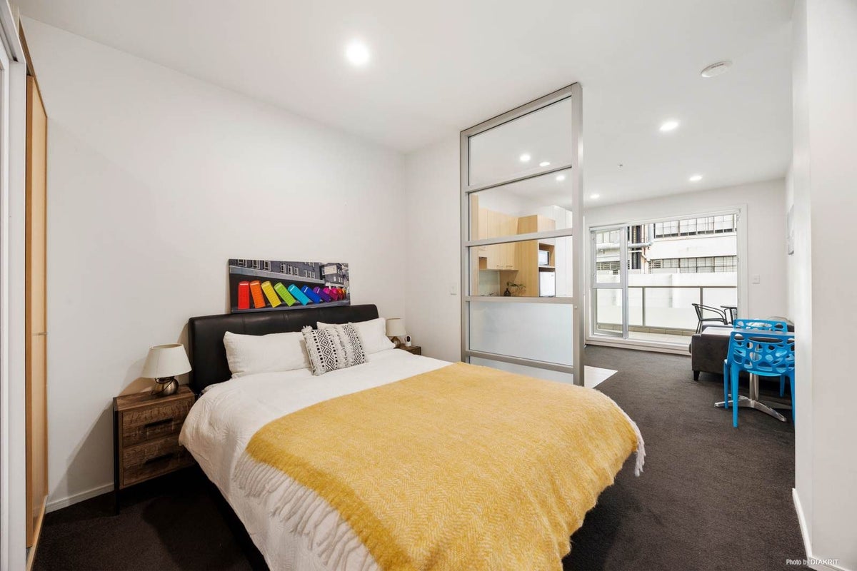 210/85 Beach Road, Auckland Central, Auckland - Carousel 2