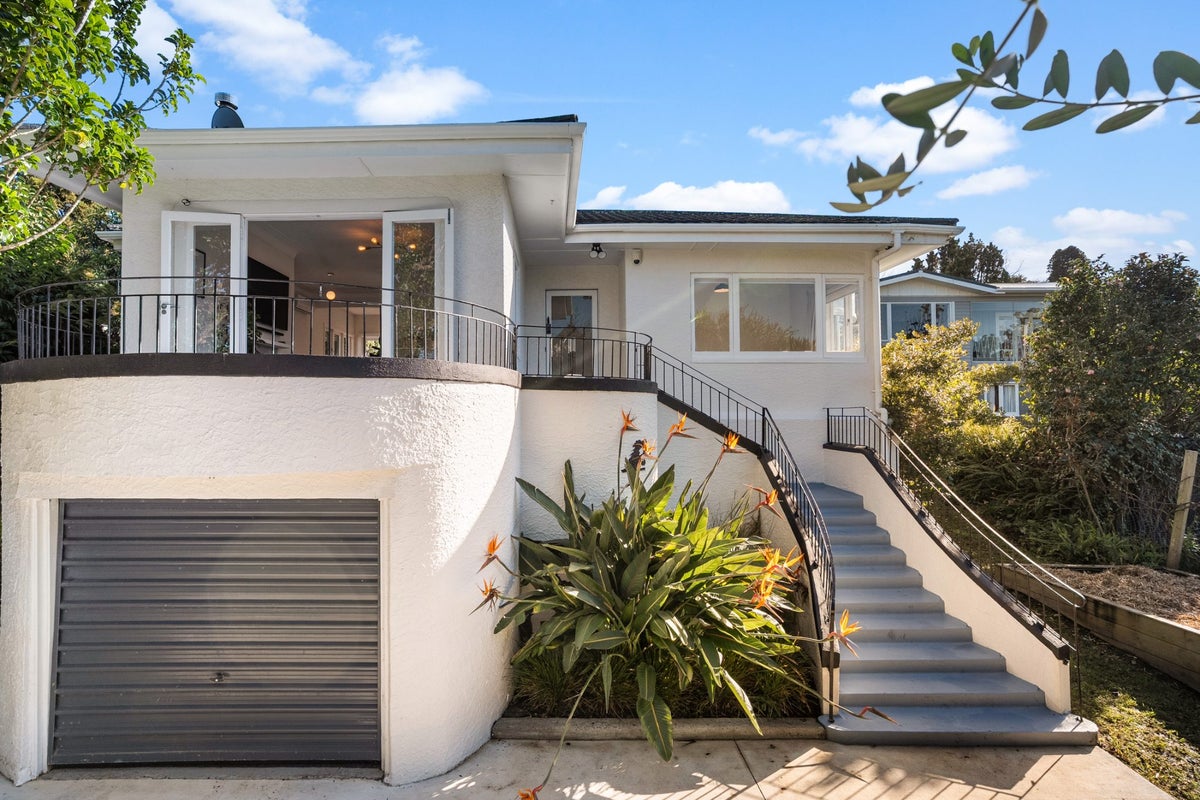 140 Paihia Road, One Tree Hill, Auckland - Carousel 1