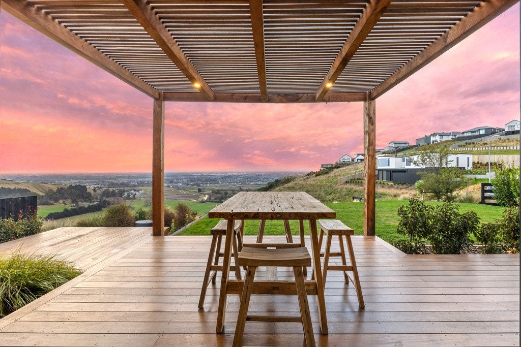 1 Eaglesfield Close, Westmorland, Christchurch - Carousel 2