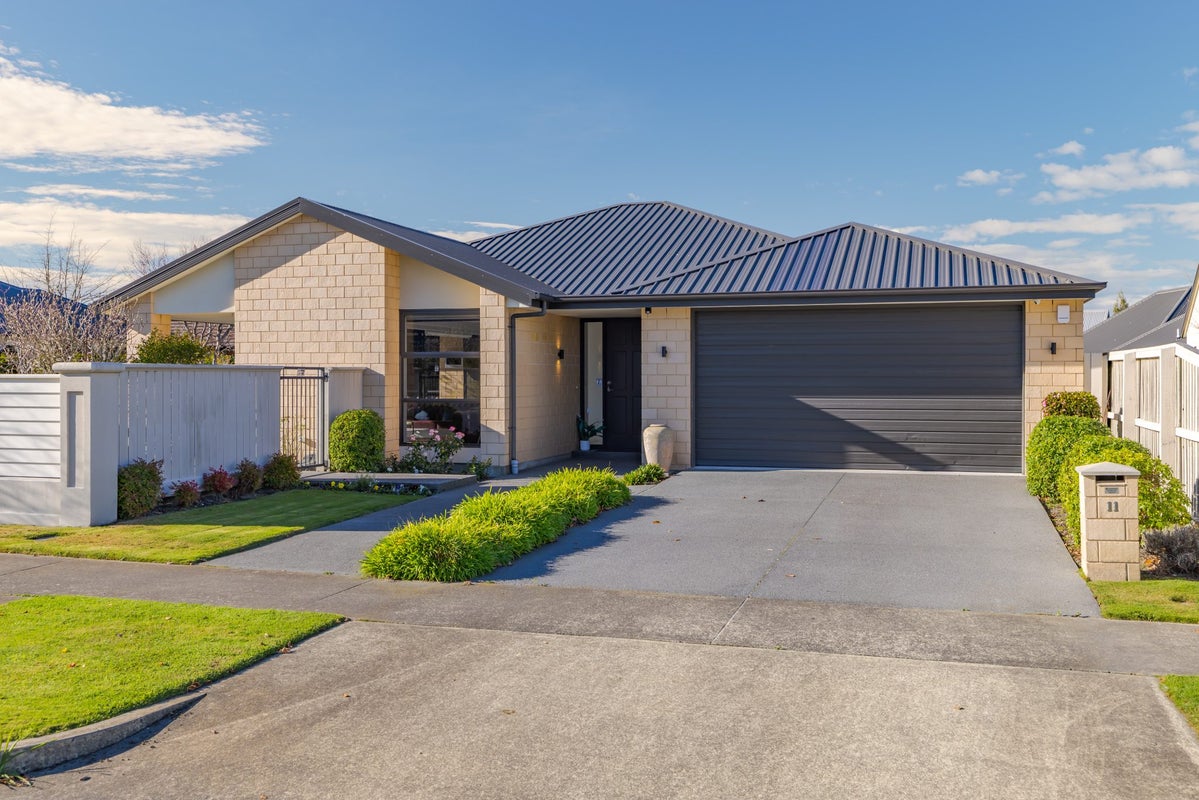 11 Waterford Avenue, Northwood, Christchurch - Carousel 1