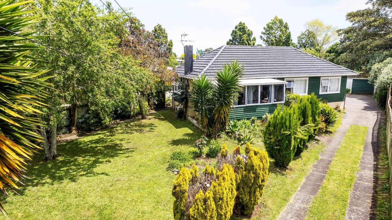 64 Clayton Avenue, Otara, Auckland - Carousel 1