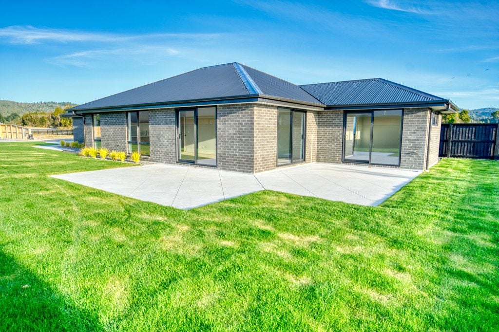 11A Hinau Crescent, Kaiata, Greymouth - Carousel 1