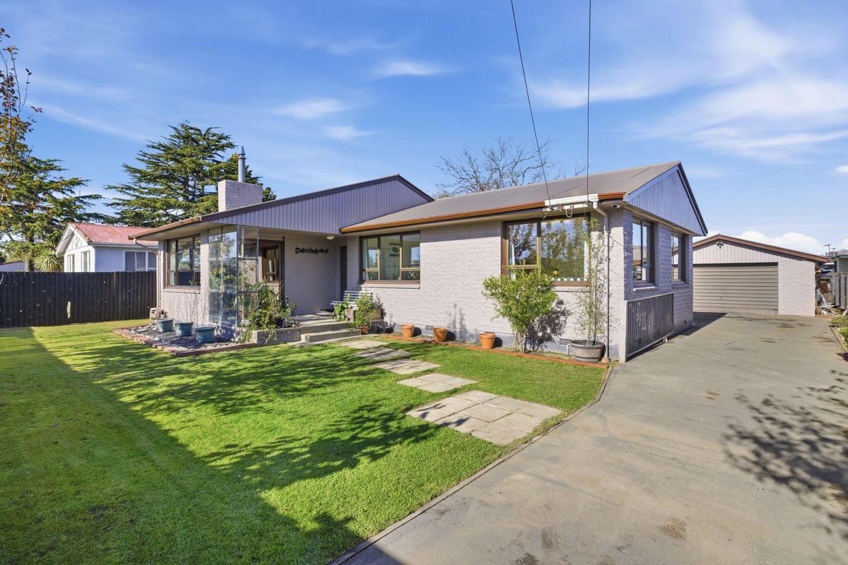 94 Prestons Road, Redwood, Christchurch - Carousel 1
