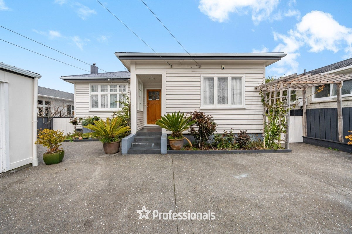140 Knights Road, Hutt Central, Lower Hutt - Carousel 1