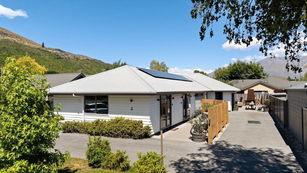 2 Preston Drive, Arrowtown, Queenstown-Lakes, Otago - Carousel 1