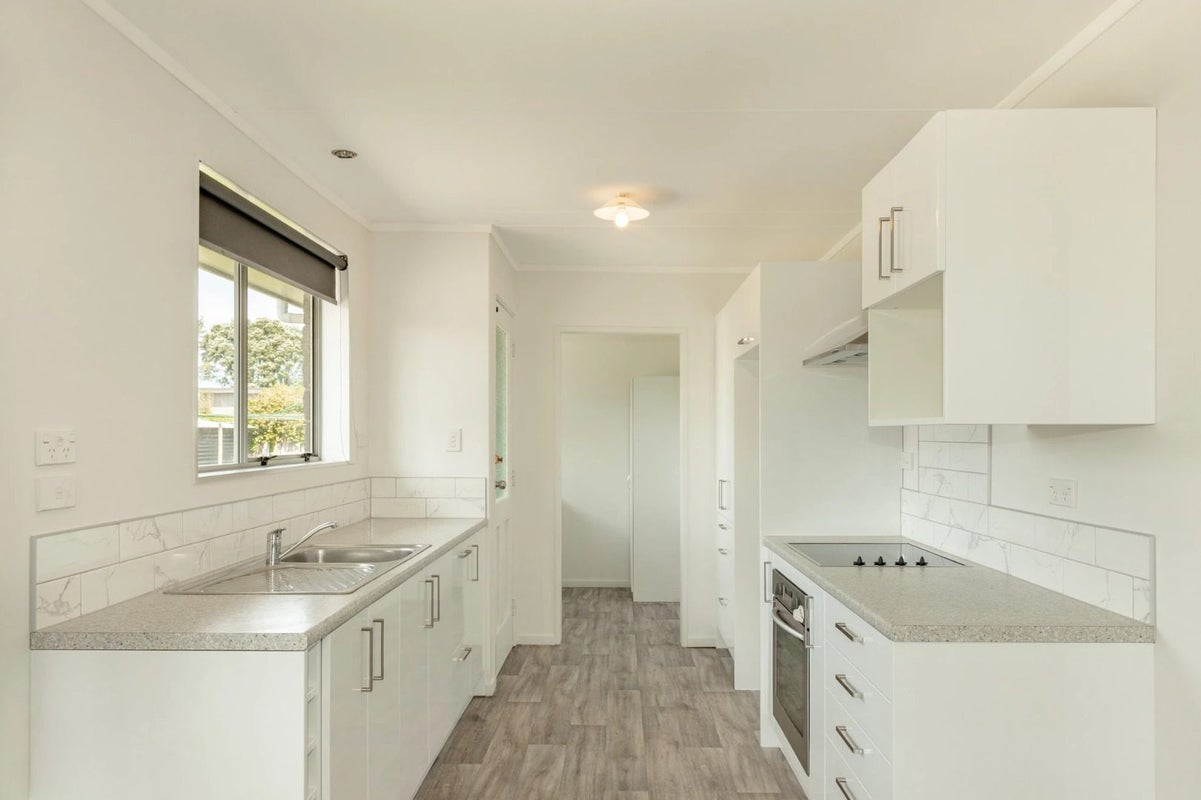 24A Queen Street, Westport, Westport - Carousel 2