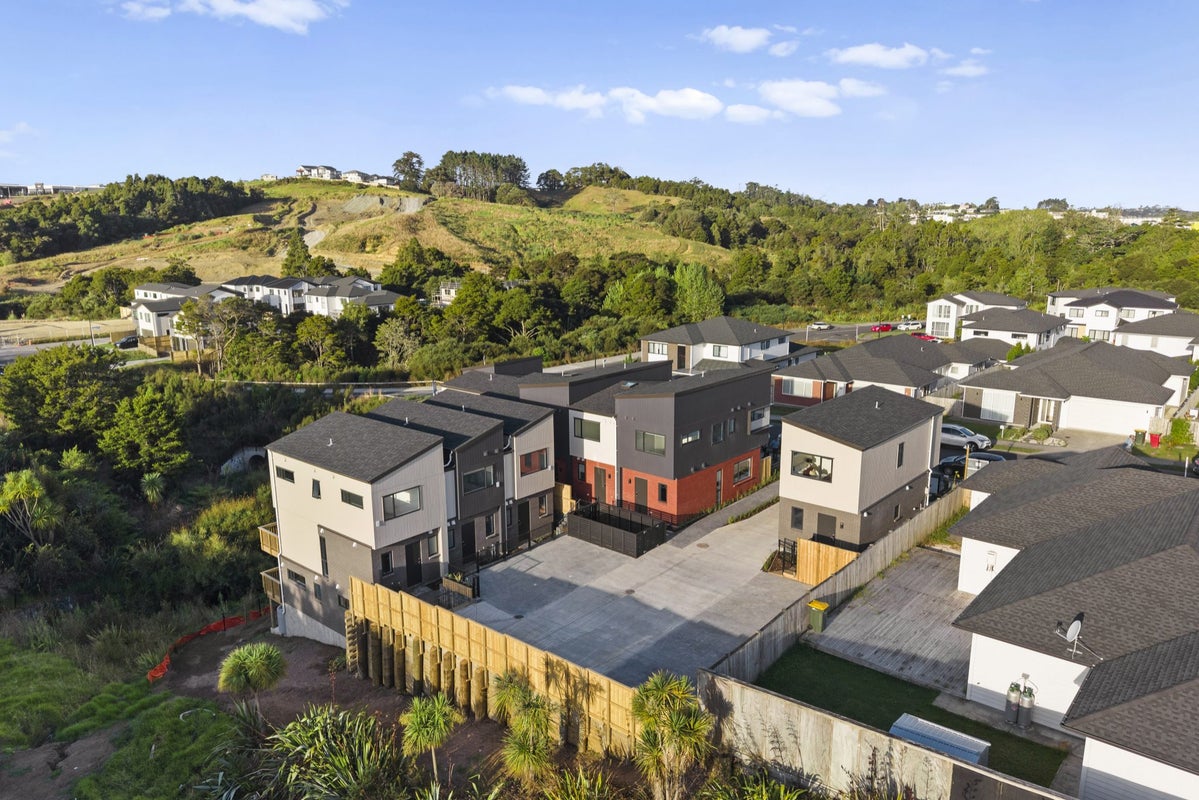 22 Johns Creek Crescent, Silverdale, Silverdale - Carousel 11