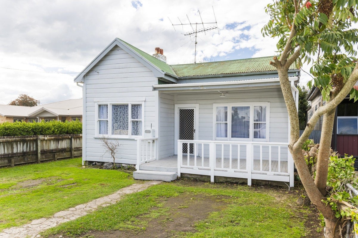 731 Gladstone Road, Te Hapara, Gisborne - Carousel 1