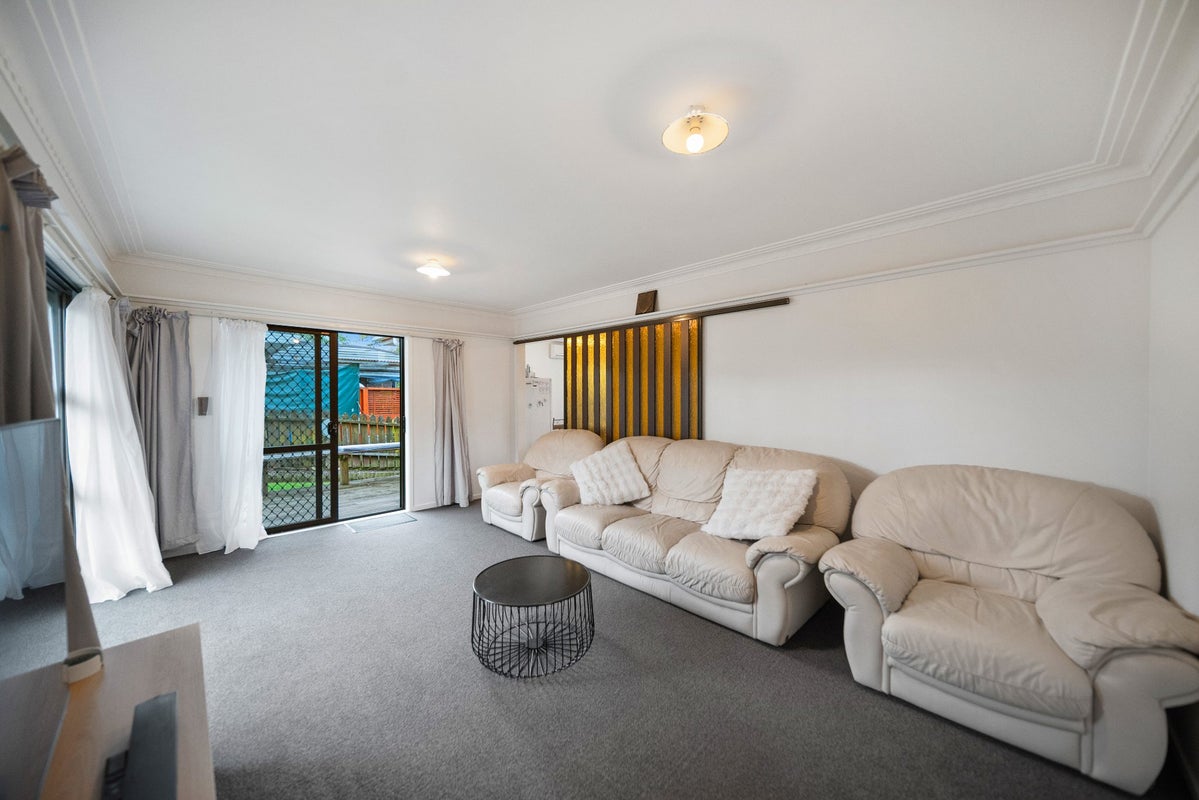 2/33 Gills Avenue, Papakura, Auckland - Carousel 2