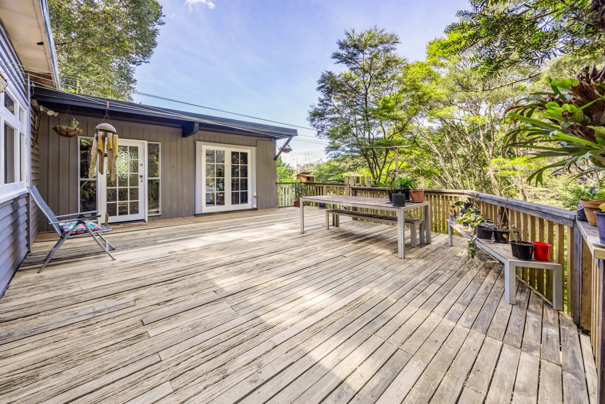 103 Laingholm Drive, Laingholm, Auckland - Carousel 2
