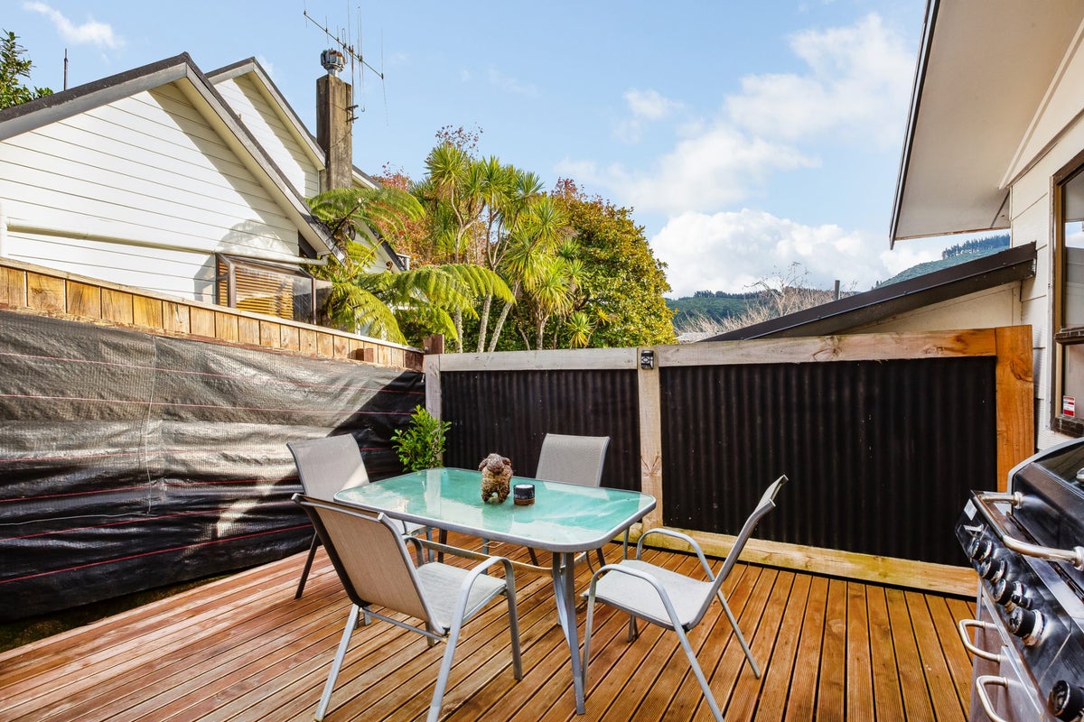 9B Crystal Grove, Birchville, Upper Hutt - Carousel 17