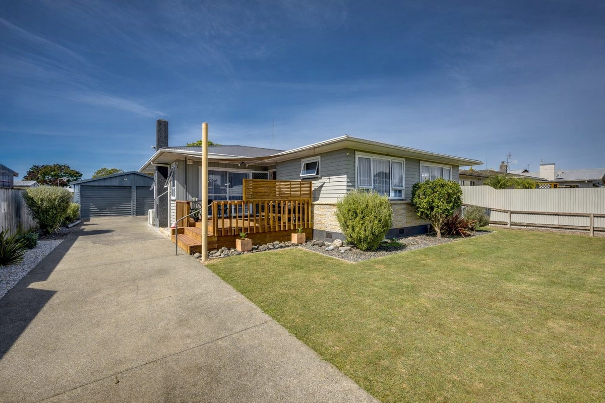 69 Clarence Cox Crescent, Pirimai, Napier - Carousel 21