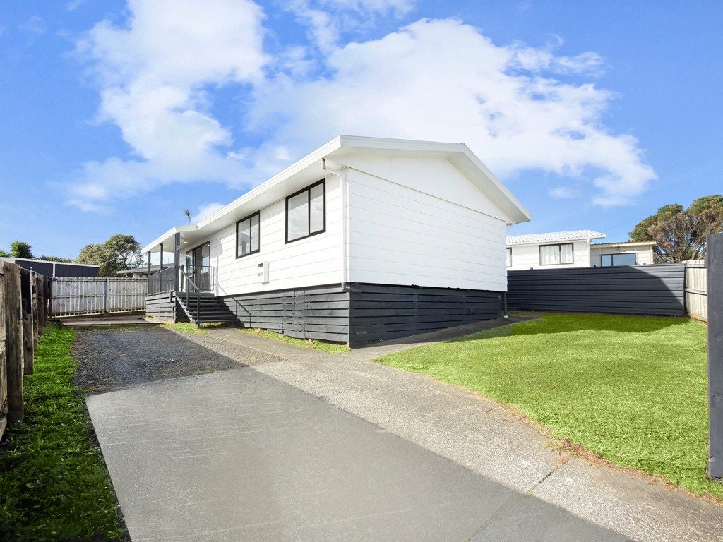 1/6 Inca Place, Red Hill, Papakura - Carousel 1