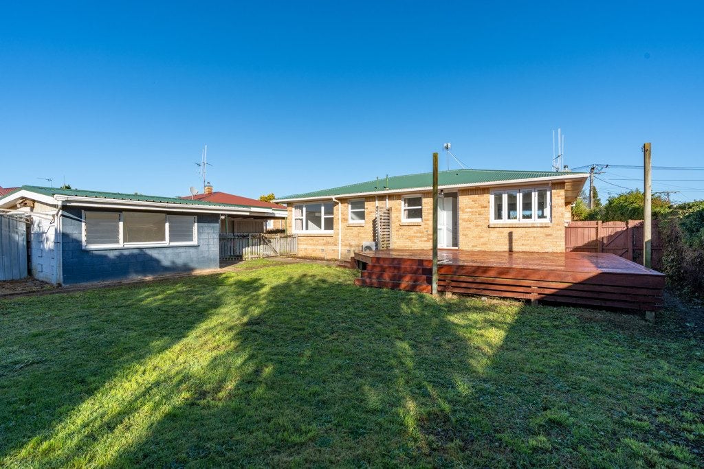 59 Fenwick Crescent, Hillcrest, Hamilton - Carousel 1