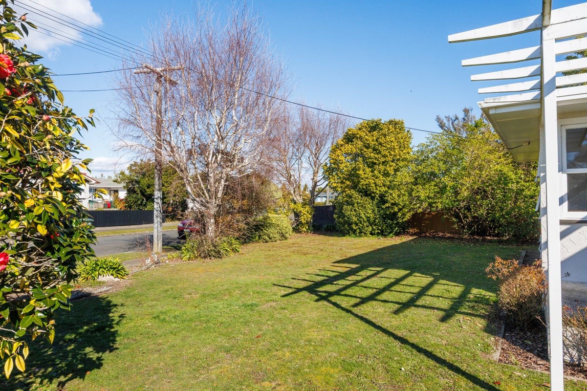 24 Kent Crescent, Awapuni, Palmerston North - Carousel 24