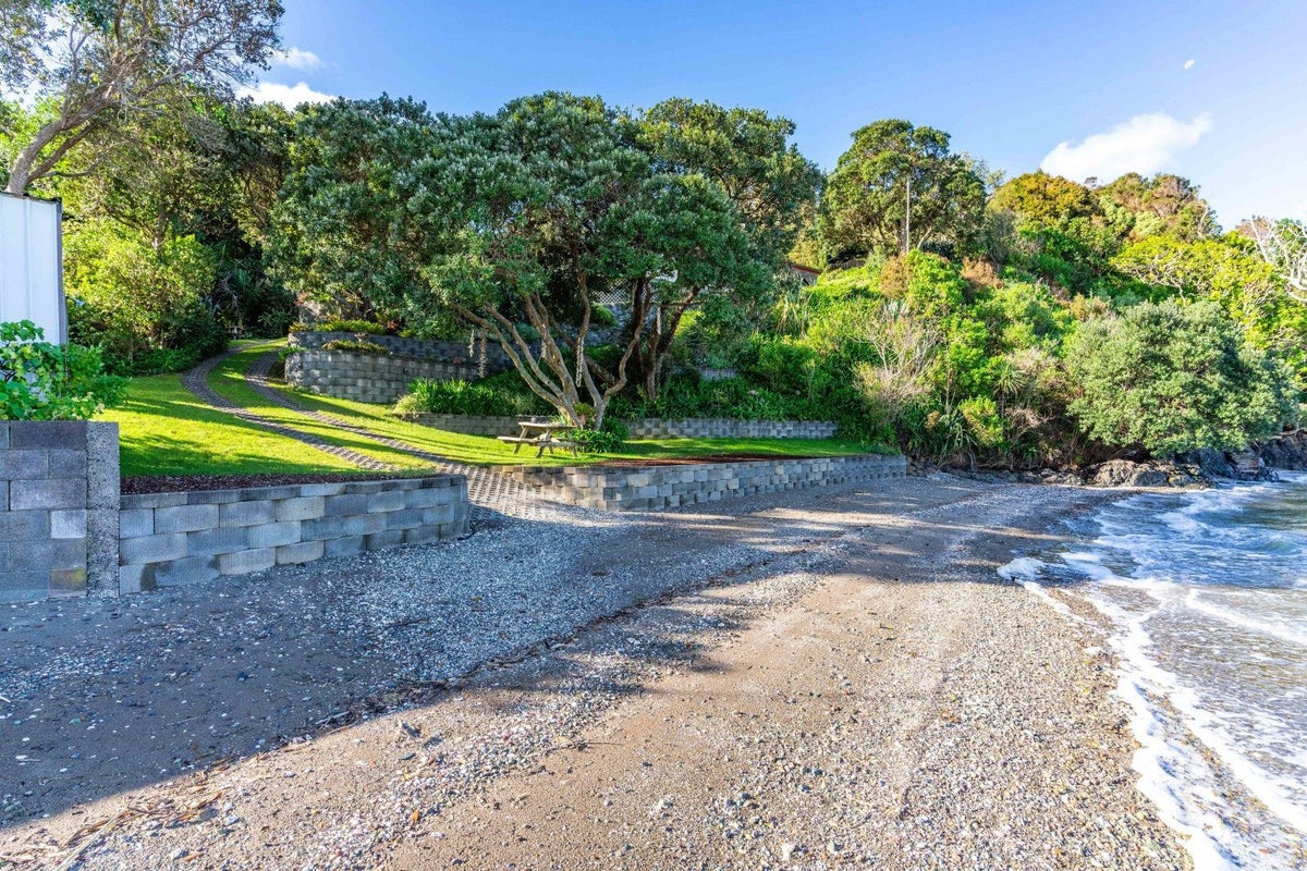 20 Manganese Point Road, Whangarei - Carousel 36