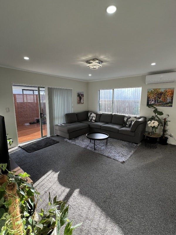 2/19 Oratu Place, Manurewa, Auckland - Carousel 1