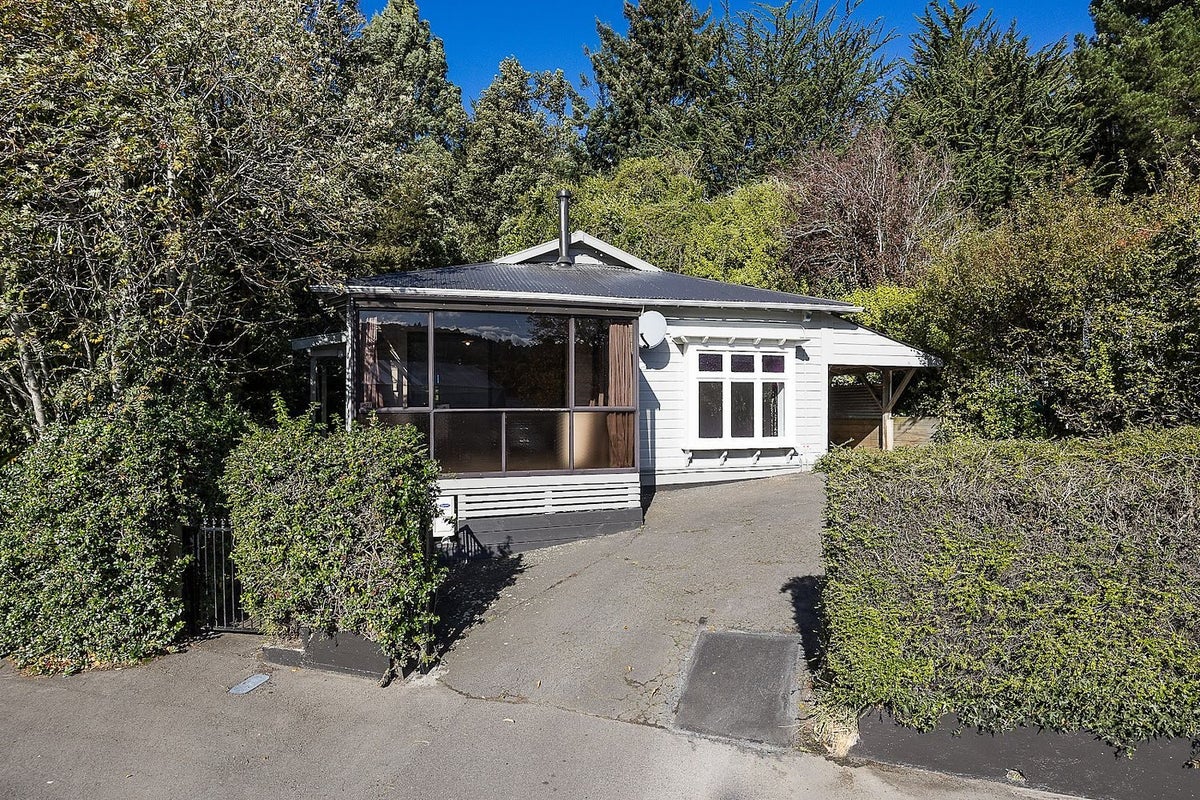 105 Kaikorai Valley Road, Glenross, Dunedin - Carousel 13