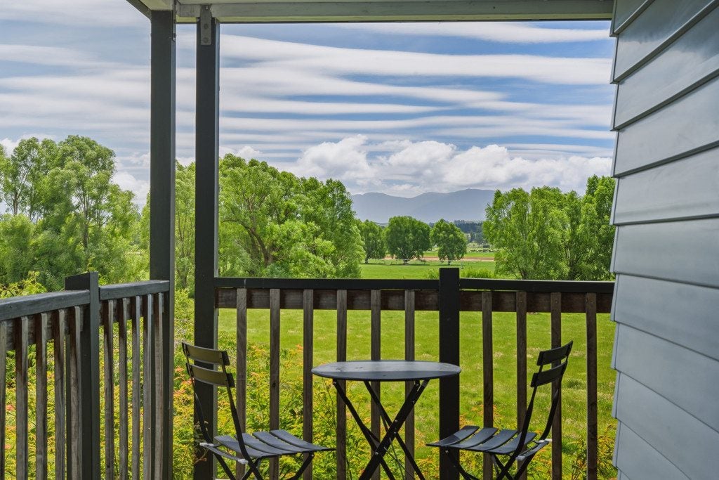 1692B Cust Road, Cust, Cust - Carousel 1
