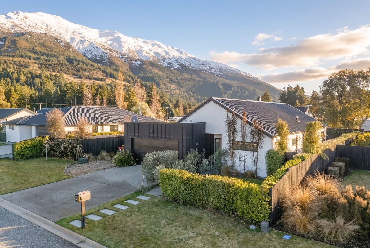 15 Edna Lane, Lake Hawea - Carousel 1