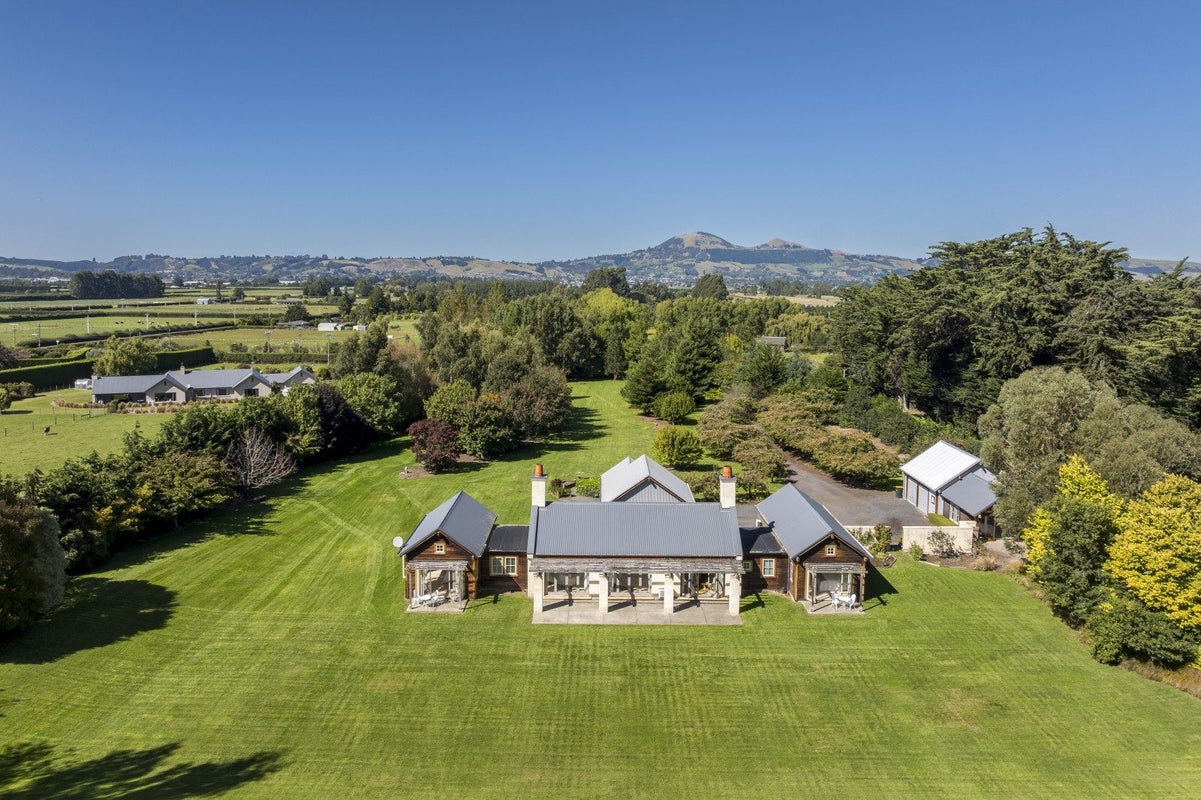 12 Tirohanga Road, North Taieri, Mosgiel - Carousel 1