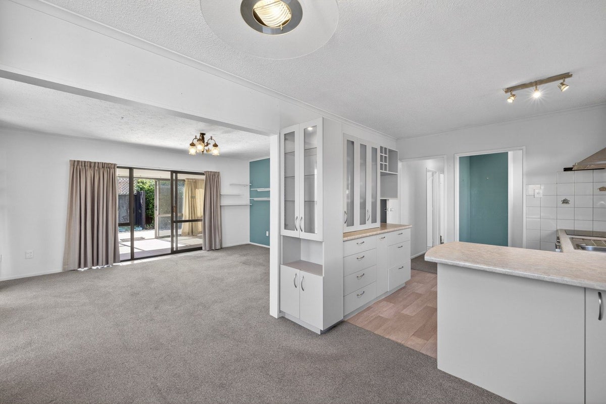 2/70 Marlow Road, Aranui, Christchurch - Carousel 2