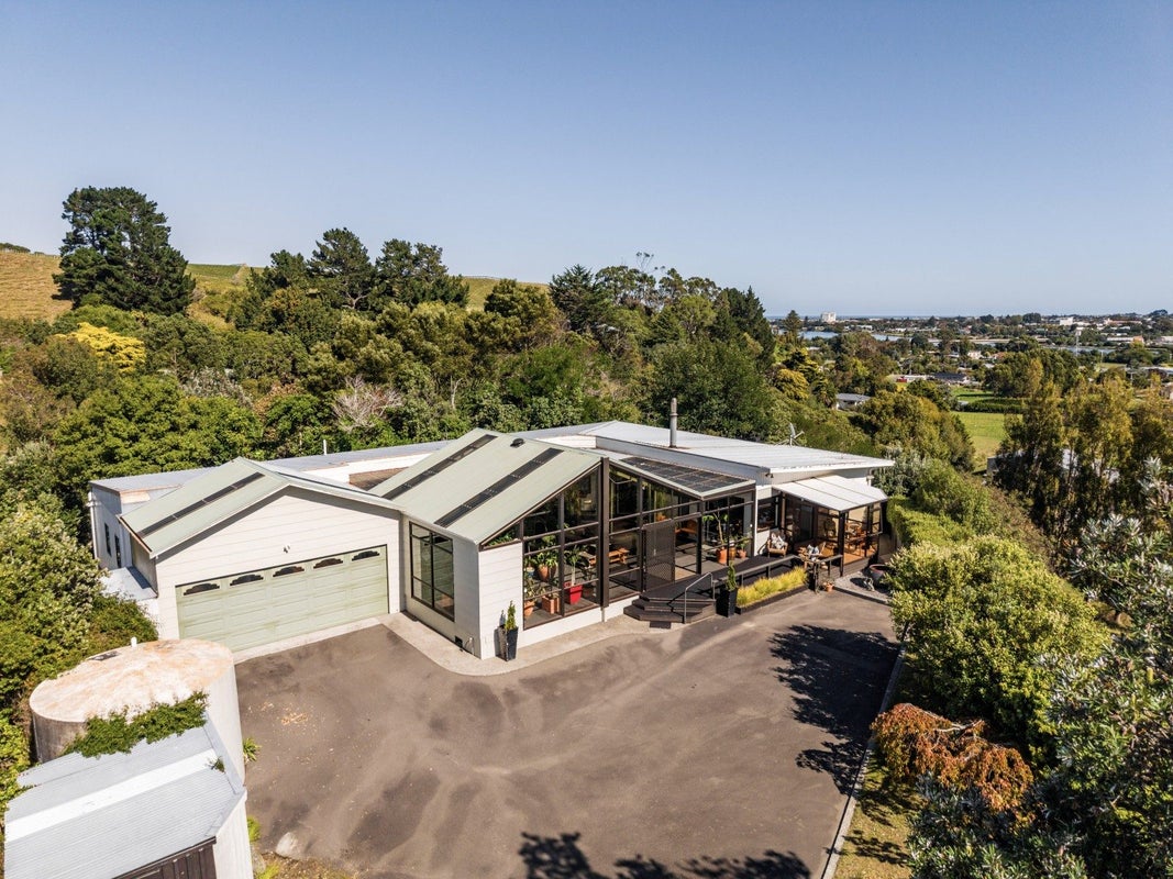 43 Ngatarua Road, Putiki, Whanganui - Carousel 1
