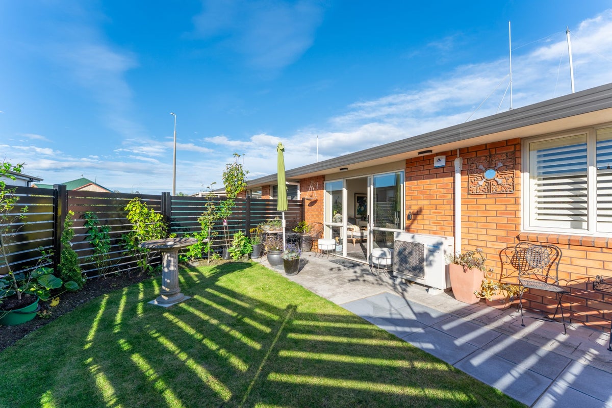 2/21 Preston Street, West End, Timaru - Carousel 1