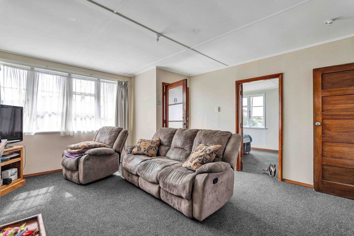 67 Tauhuri Street, Manaia, Manaia - Carousel 2