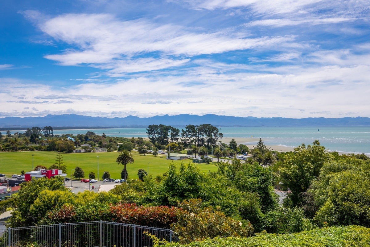 16A Champion Terrace, Moana, Nelson - Carousel 26