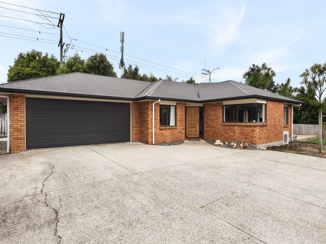 88 Nielsen Gardens, Rototuna, Hamilton - Carousel 1
