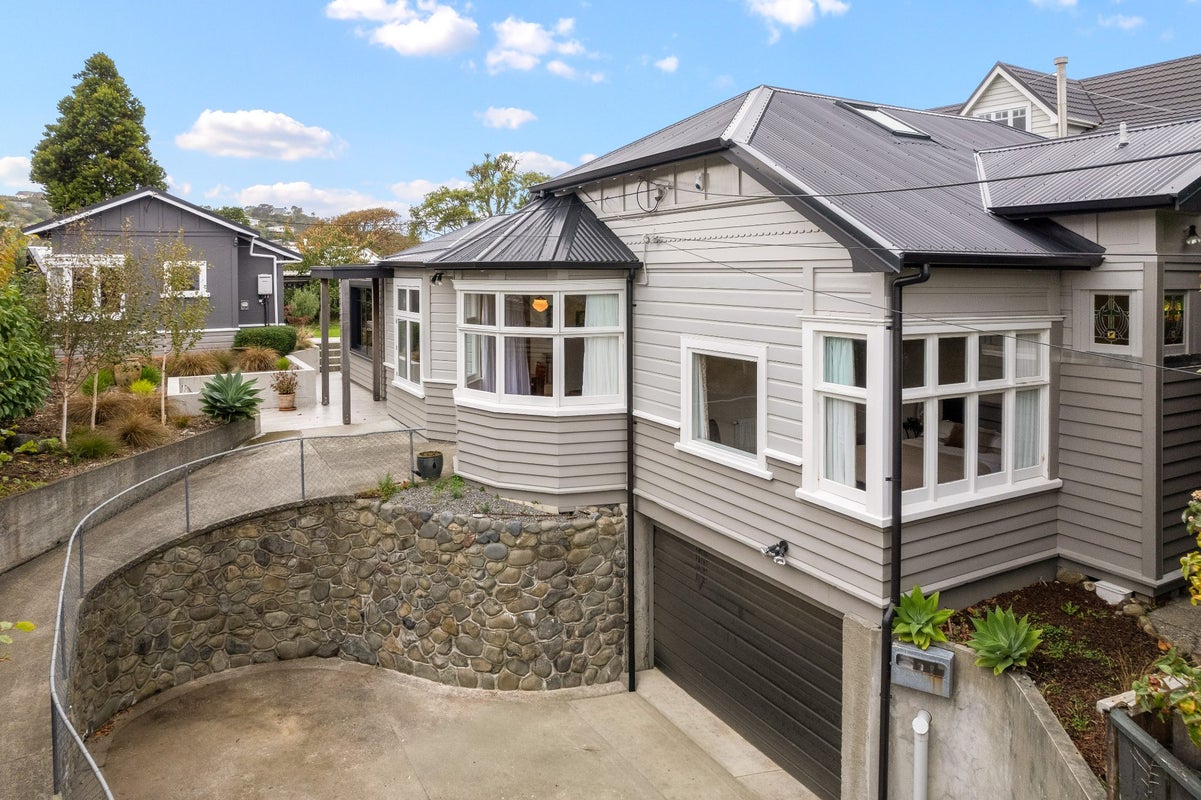7 Lochiel Road, Khandallah, Wellington - Carousel 1