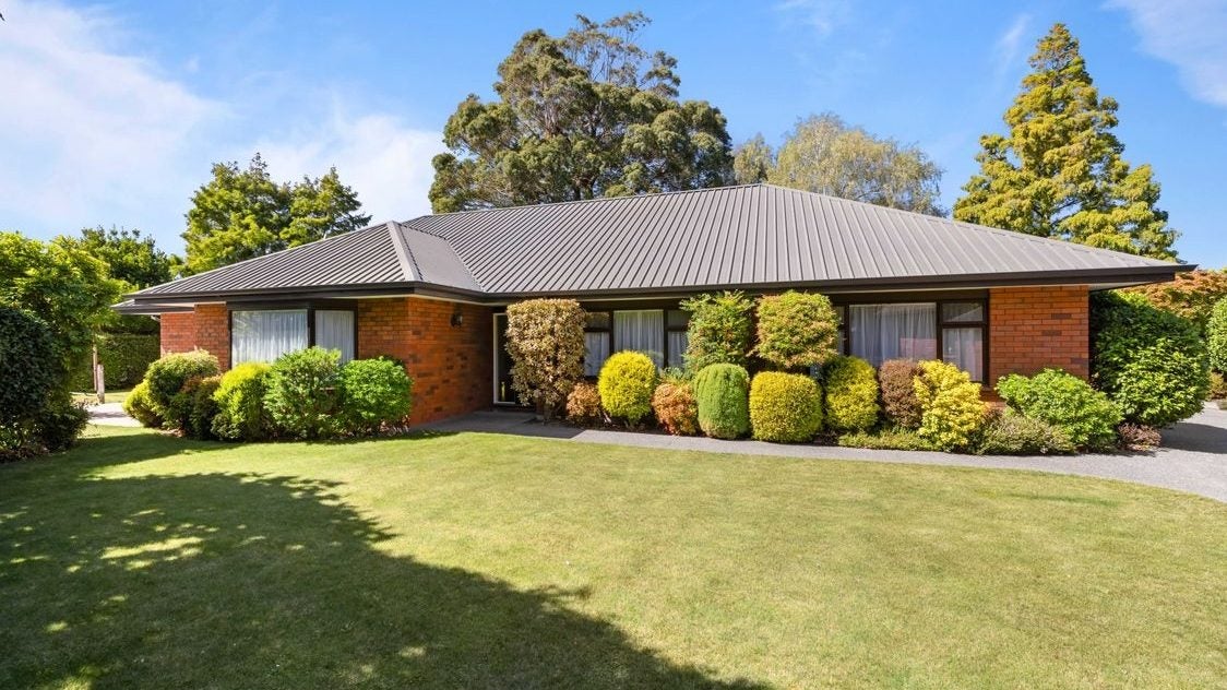 42 Westburn Terrace, Burnside, Christchurch - Carousel 1