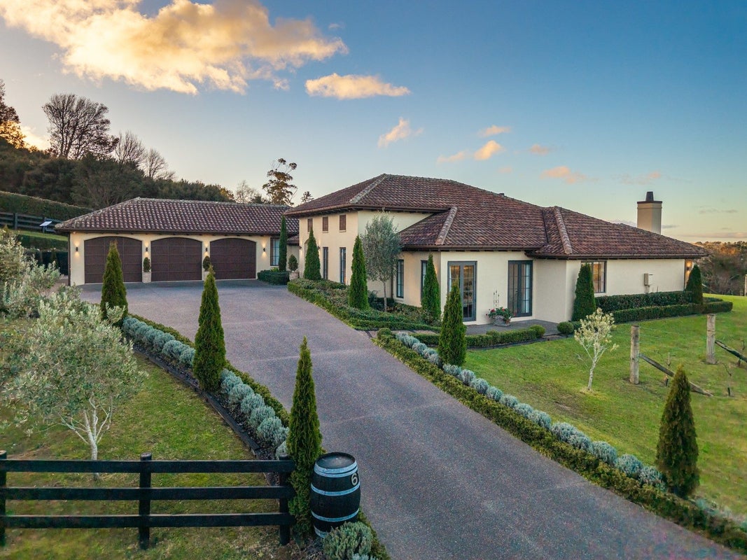 61A Whitford Park Road, Whitford, Manurewa - Carousel 46
