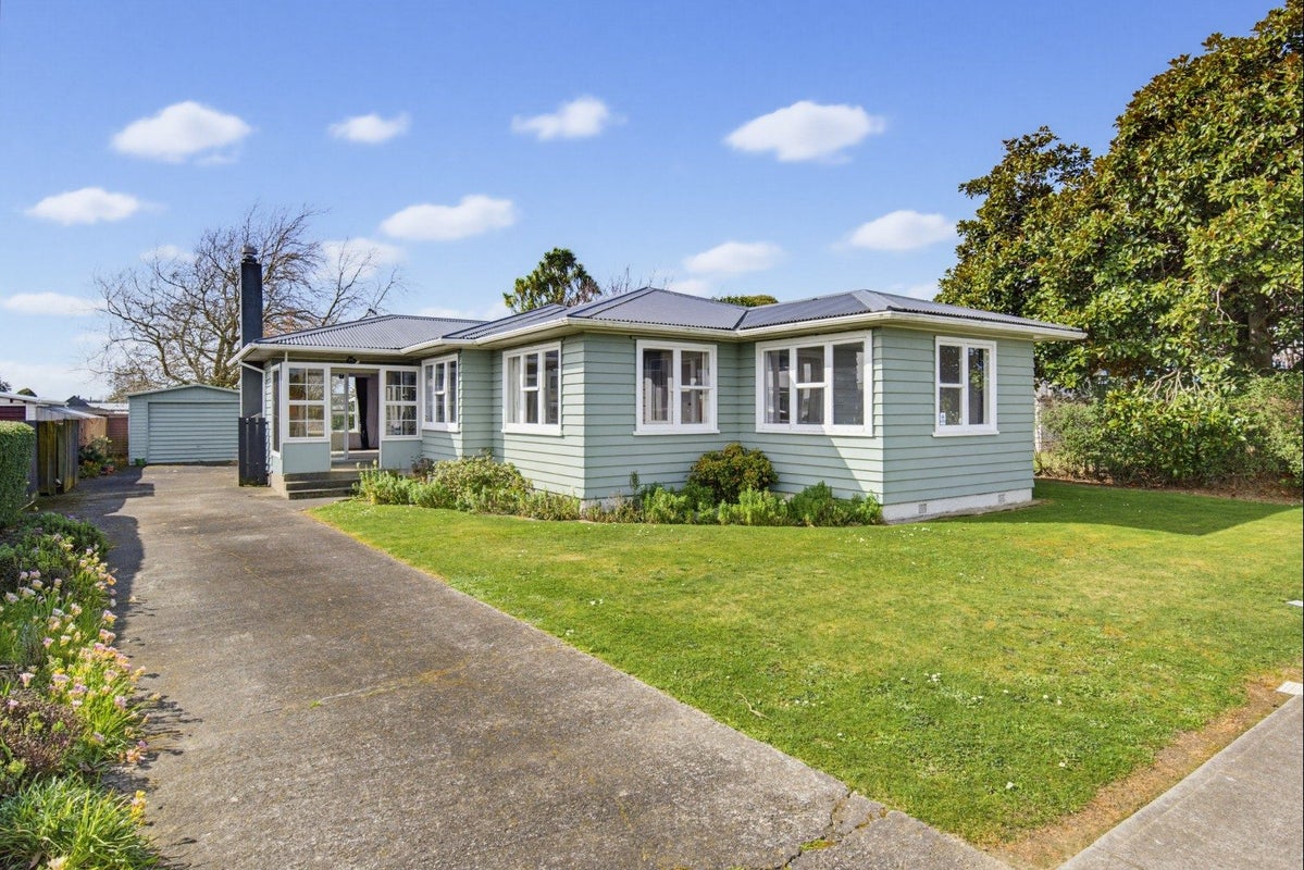 12 Collingwood Street, Levin, Levin - Carousel 1