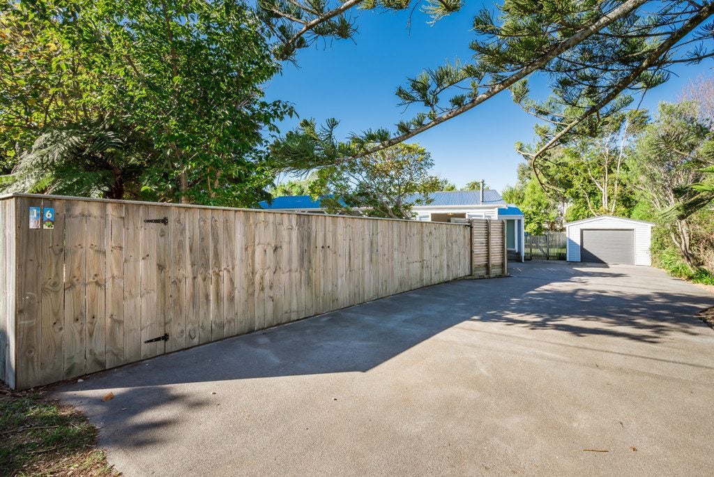 16 Wairere Grove, Paraparaumu - Carousel 30