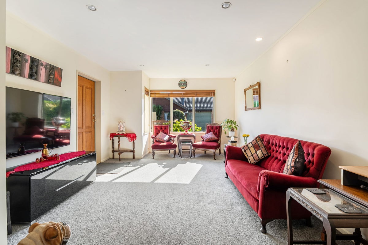 15/262 Centreway Road, Orewa, Orewa - Carousel 2
