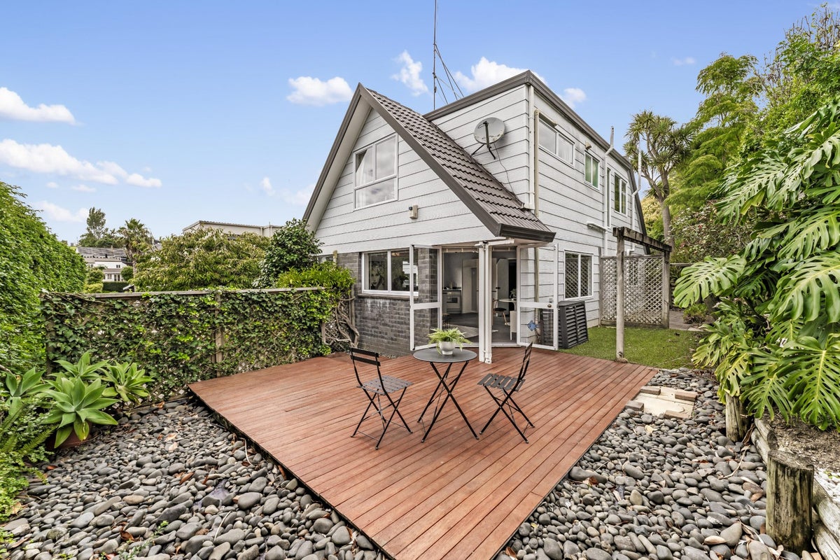 2/38 Rukutai Street, Orakei, Auckland - Carousel 1