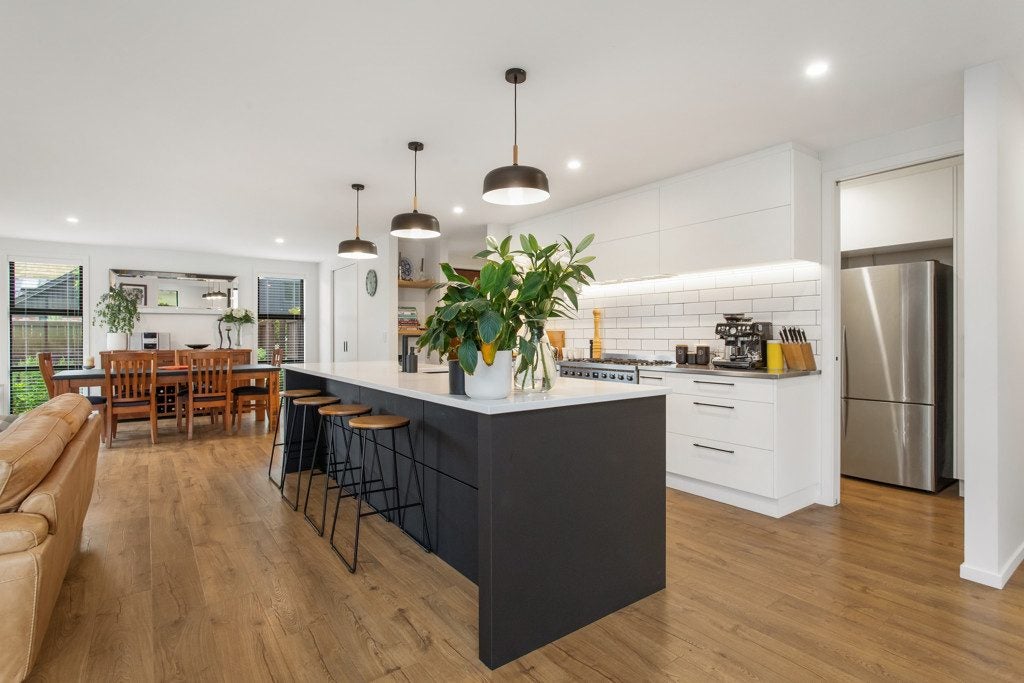 4 Caro Lane, Cracroft, Christchurch - Carousel 2