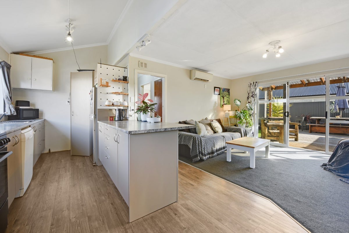 2/120 Muritai Street, Tahunanui, Nelson - Carousel 2