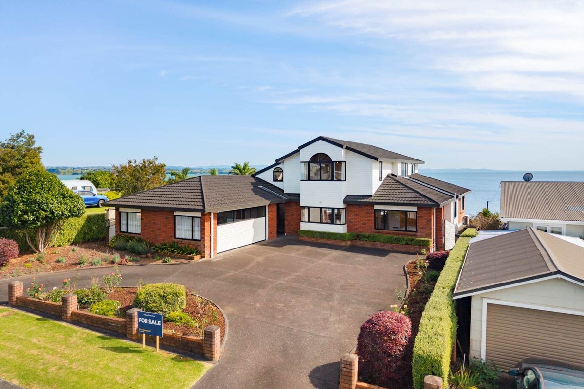 83 Torkar Road, Clarks Beach, Clarks Beach - Carousel 1
