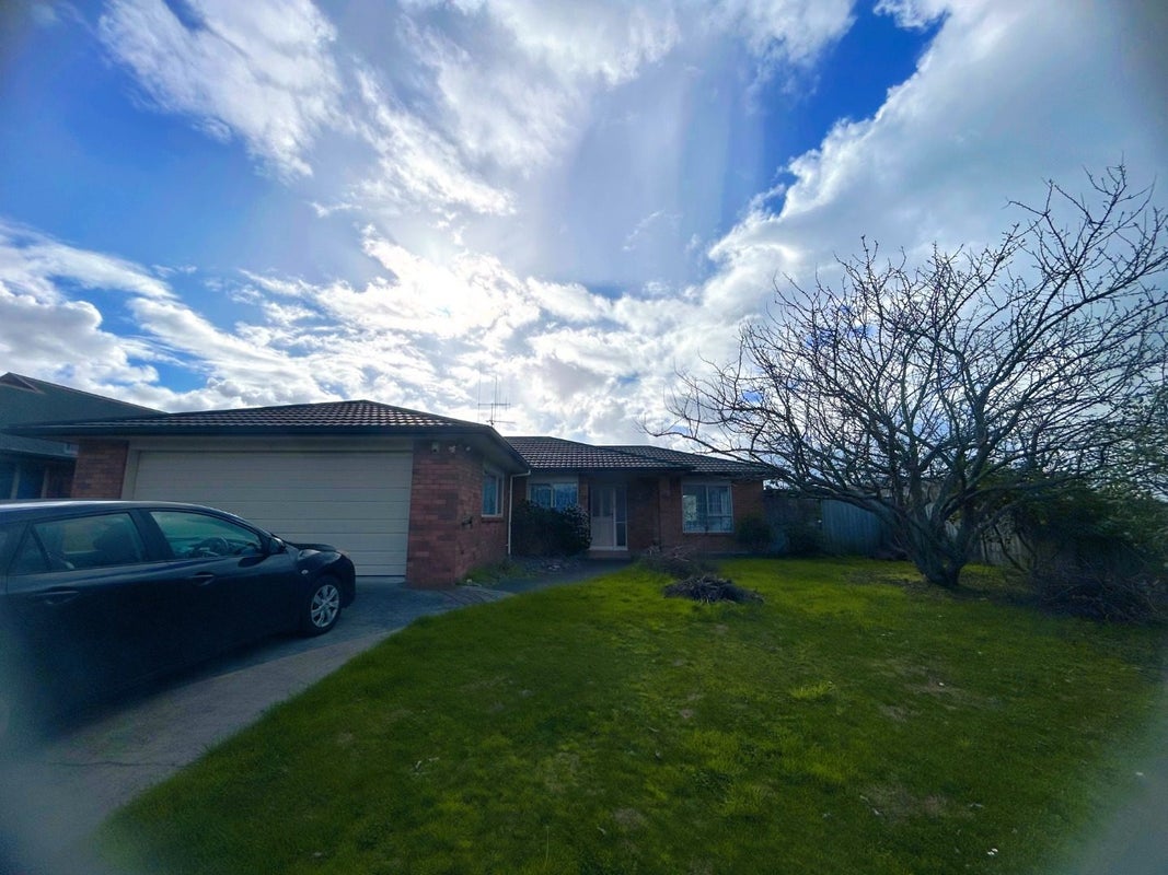 6 Cumbria Way, Hamilton East, Hamilton - Carousel 1