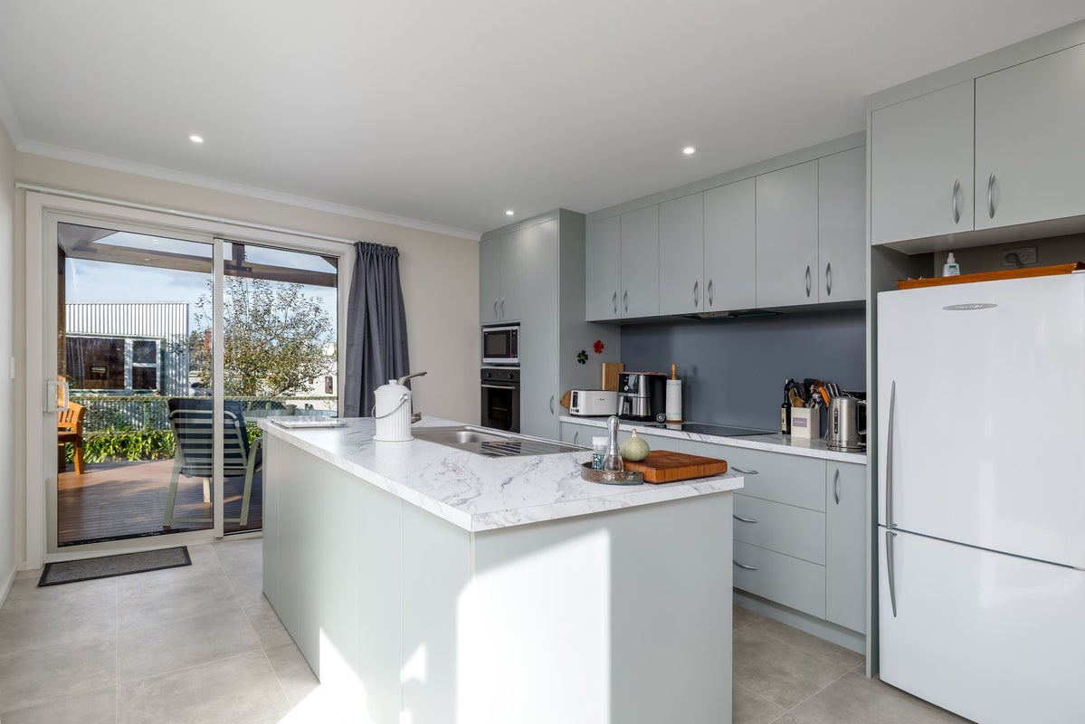 7 Opie Street, Waimate, Waimate - Carousel 2