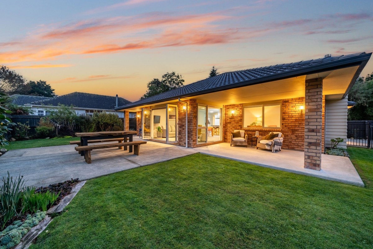 14 Pokaka Street, Birchville, Upper Hutt - Carousel 1