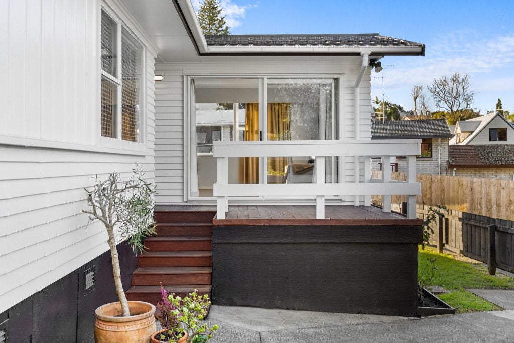 1/23 Okareka Place, Pakuranga Heights, Auckland - Carousel 1