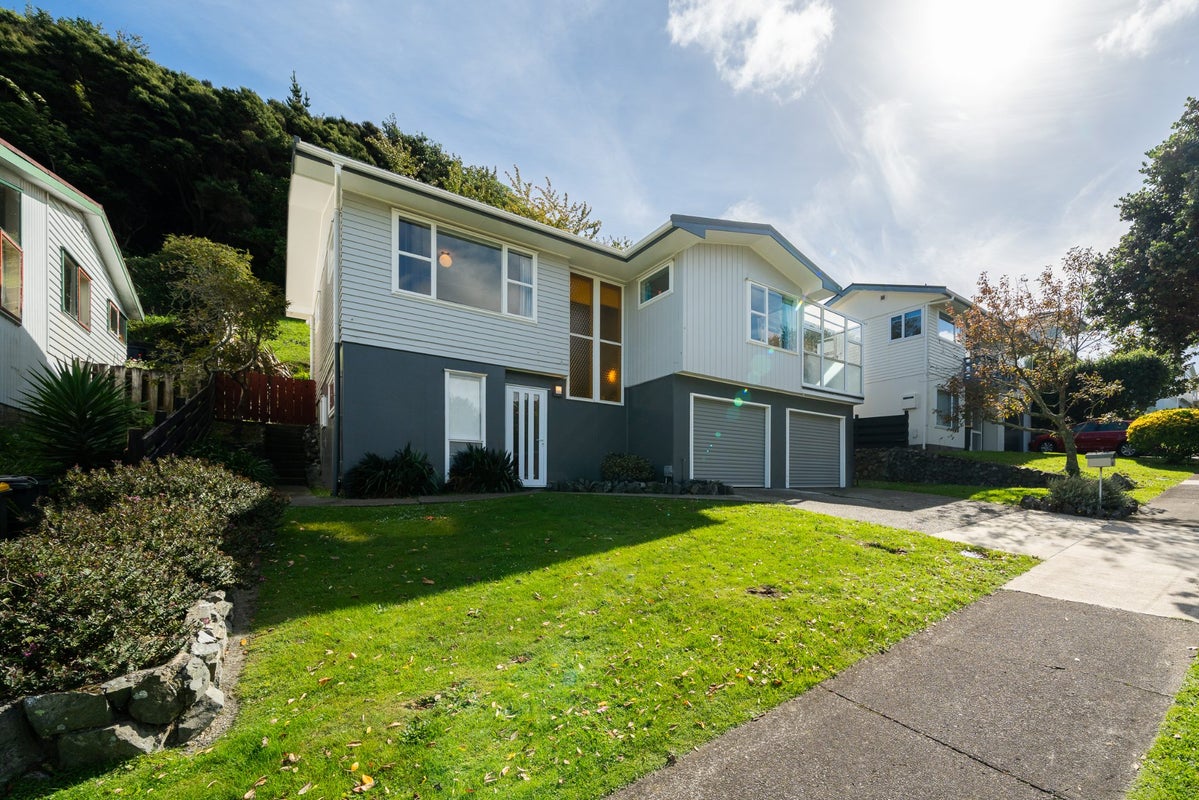 62 Spinnaker Drive, Whitby, Porirua - Carousel 2