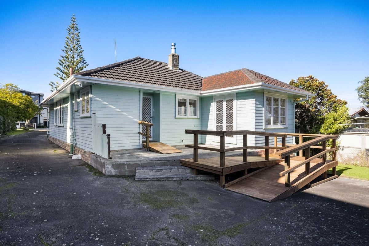 116 Kervil Avenue, Te Atatu Peninsula, Auckland - Carousel 1