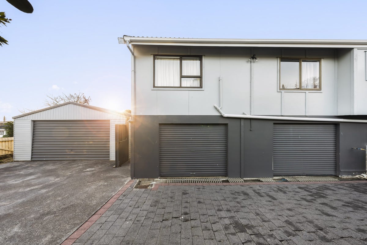 5 Rotoma Rise, Clover Park, Auckland - Carousel 2